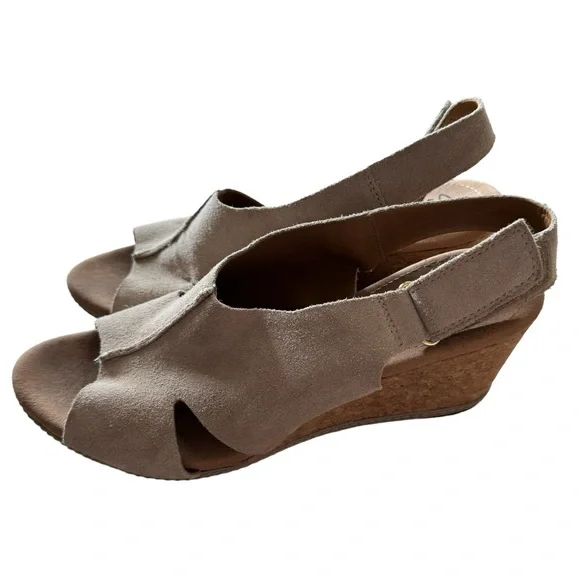 Clarks Shoes Clarks Womens Helio Float4 Peep Toe Slingback